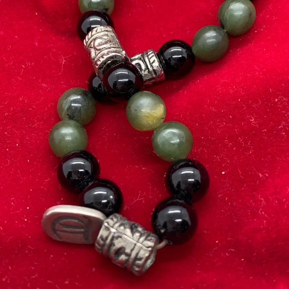 Beautiful Jade Beaded Tao Bracelet - Picture 2 of 2